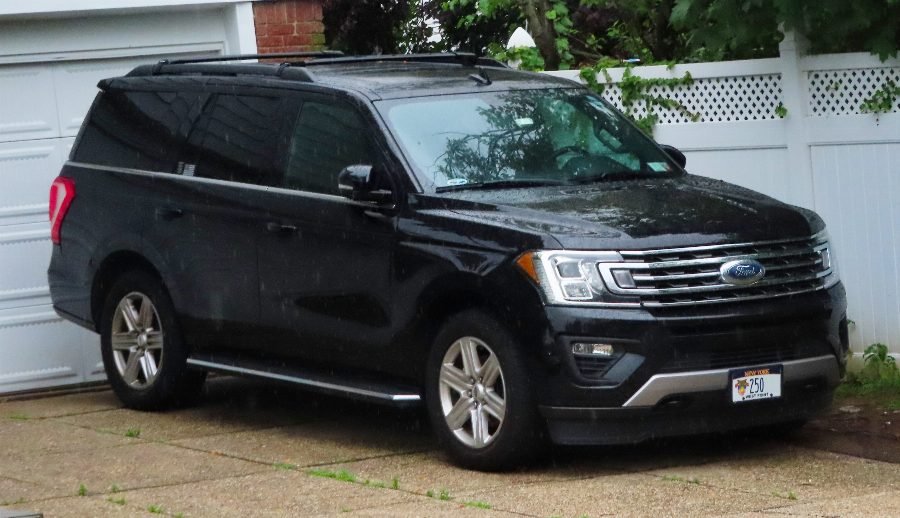 فورد إكسبيديشن 2018 — دفع رباعي (SUV) السعر والمواصفات في السعودية