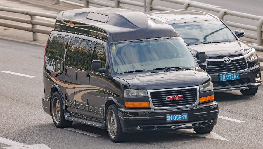 GMC Savana