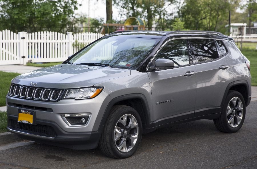 جيب كومباس 2017 — دفع رباعي (SUV) السعر والمواصفات في السعودية