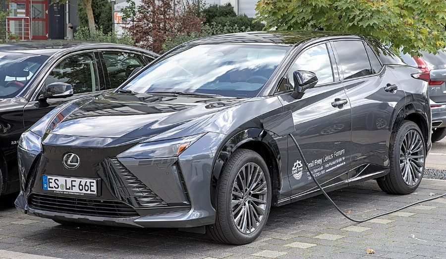 Lexus RZ