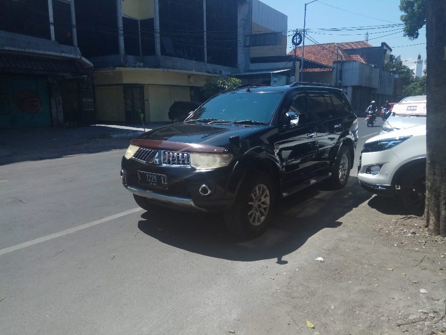 ميتسوبيشي مونتيرو سبورت 2009 — دفع رباعي (SUV) السعر والمواصفات في السعودية