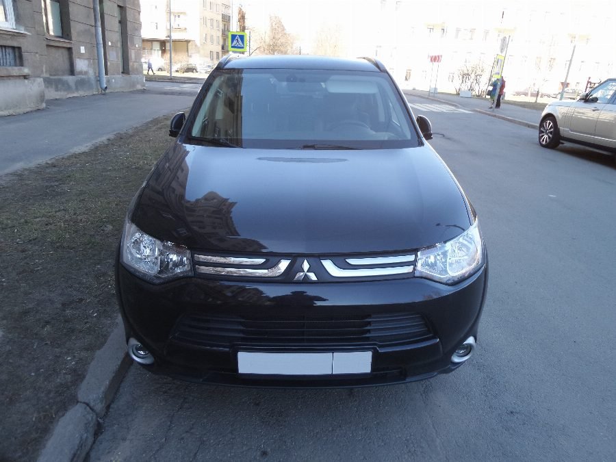 Mitsubishi Outlander 2013 — Crossover Price & Specs in Saudi Arabia