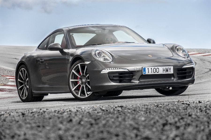 Porsche 911 2012 — Coupe Price & Specs in Saudi Arabia