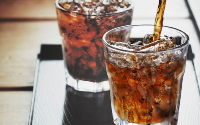 مكونات المشروبات الغازية وأضرارها على صحة الإنسان والأسنان