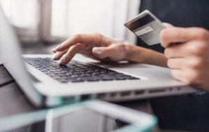 نصائح لتوفير المال أثناء التسوق عبر الإنترنت