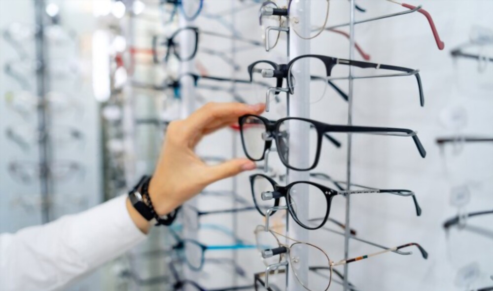 افضل المواقع لشراء العدسات والنظارات ايوا – عين للبصريات