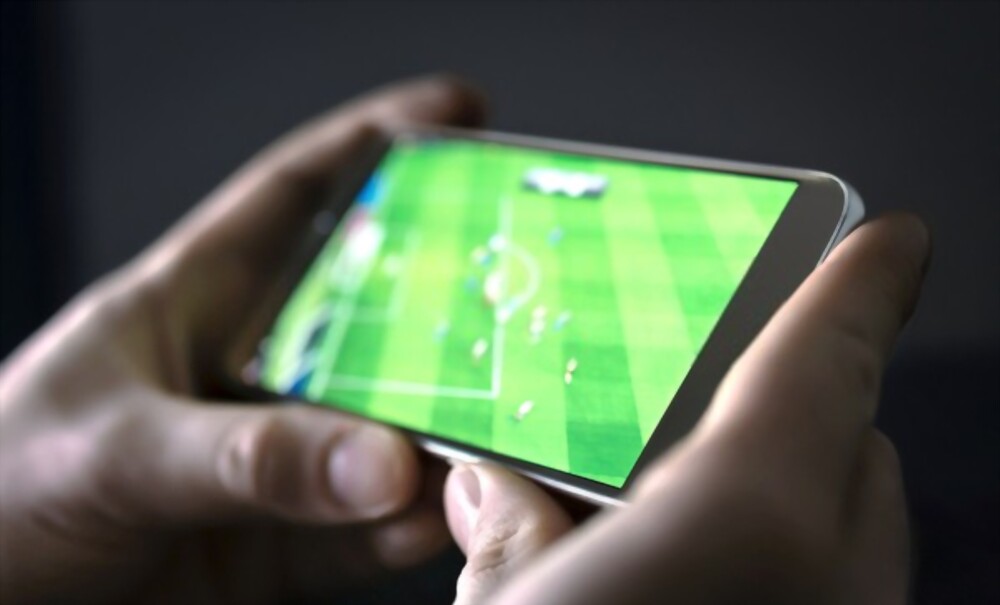 أفضل ثلاث تطبيقات لبث مباشر مباريات كرة القدم