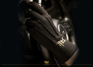 أسرار اختيار قفازات القيادة المثلى لإطلالة مميزة وقيادة آمنة