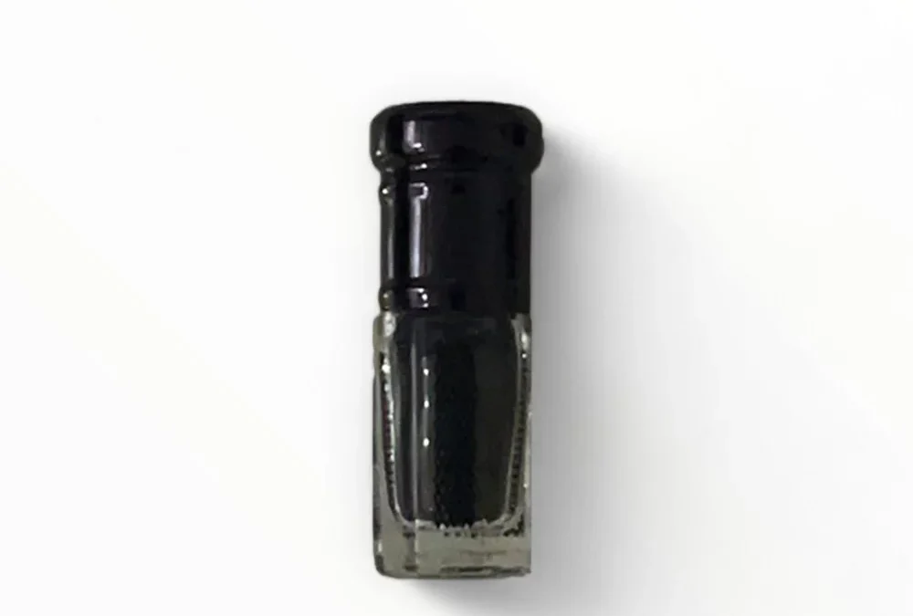 اكتشفي فوائد كحل الأثمد لتعزيز صحة الشعر