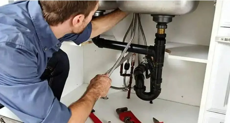 تسربات المياه: الدليل الشامل للكشف والإصلاح