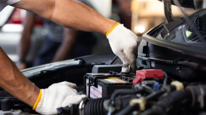 دليل ورش صيانة السيارات في دبي للعائلات وللمتنقلين يوميًا